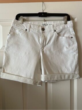 Style & Co. White Roll-Cuff Women’s Shorts- Size 4